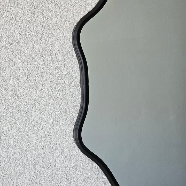 THE STAR -  Wavy 80cm round wall mirror