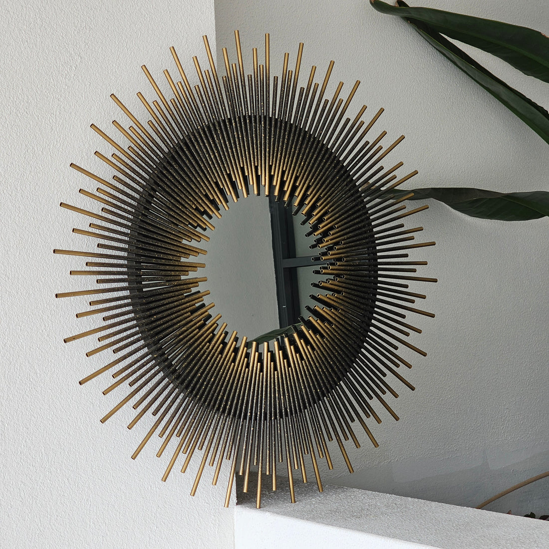 Telavi round wall mirror, 80cm, with a metal frame