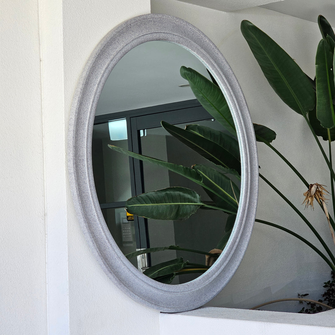 Caesar round mirror, 110x110cm, with a white wood frame
