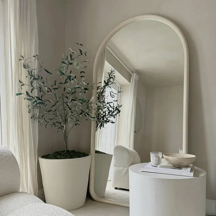 Aura full-length arch mirror with a curved wood frame, 190x100cm